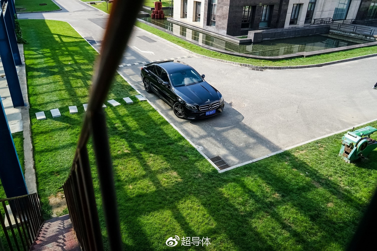 #超导车志# #德系车#  我只中意你 奔驰E300标轴试驾