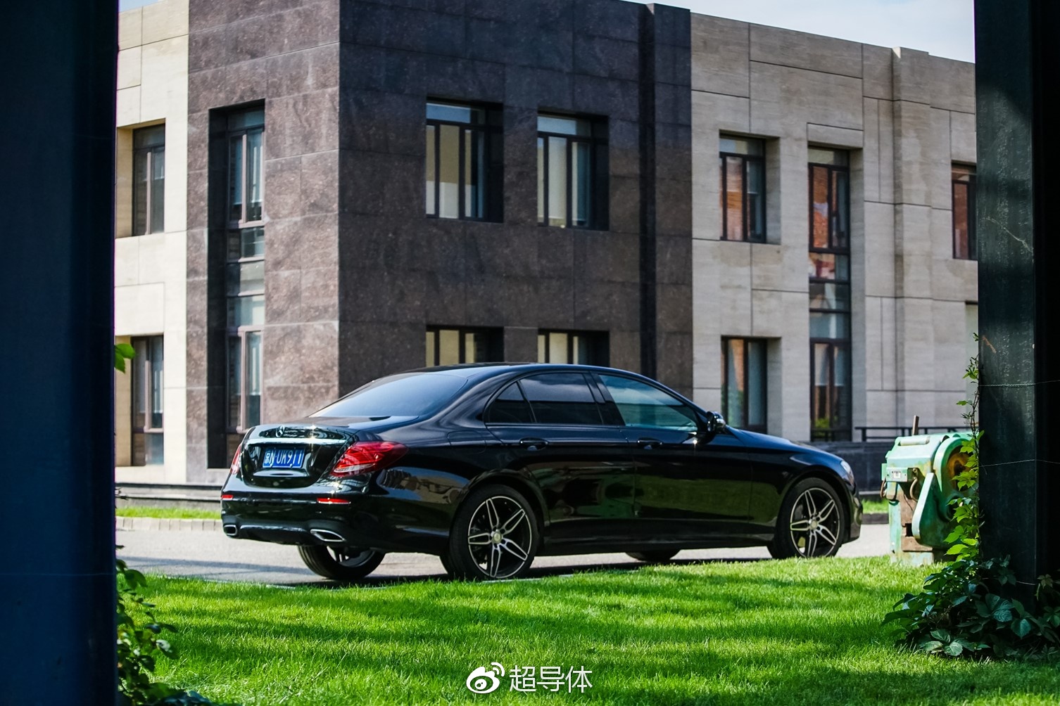 #超导车志# #德系车#  我只中意你 奔驰E300标轴试驾