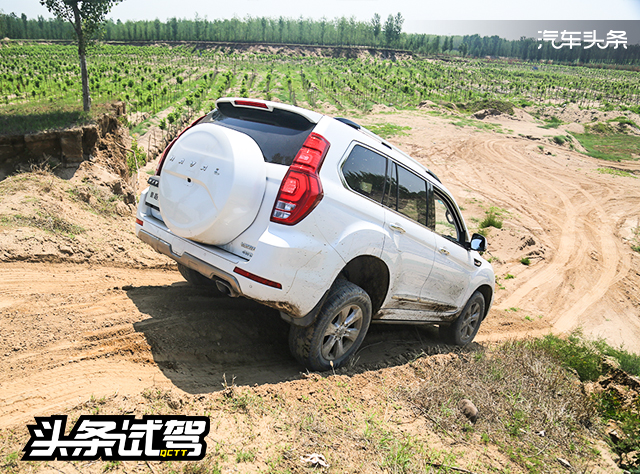 刷河道｜大部分SUV只能岸边围观，新哈弗H9越野体验