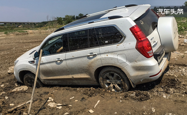 刷河道｜大部分SUV只能岸边围观，新哈弗H9越野体验