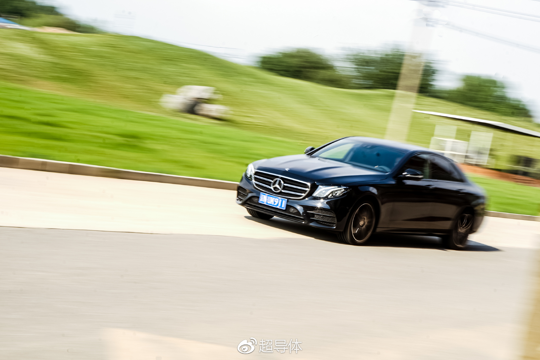 #超导车志# #德系车#  我只中意你 奔驰E300标轴试驾