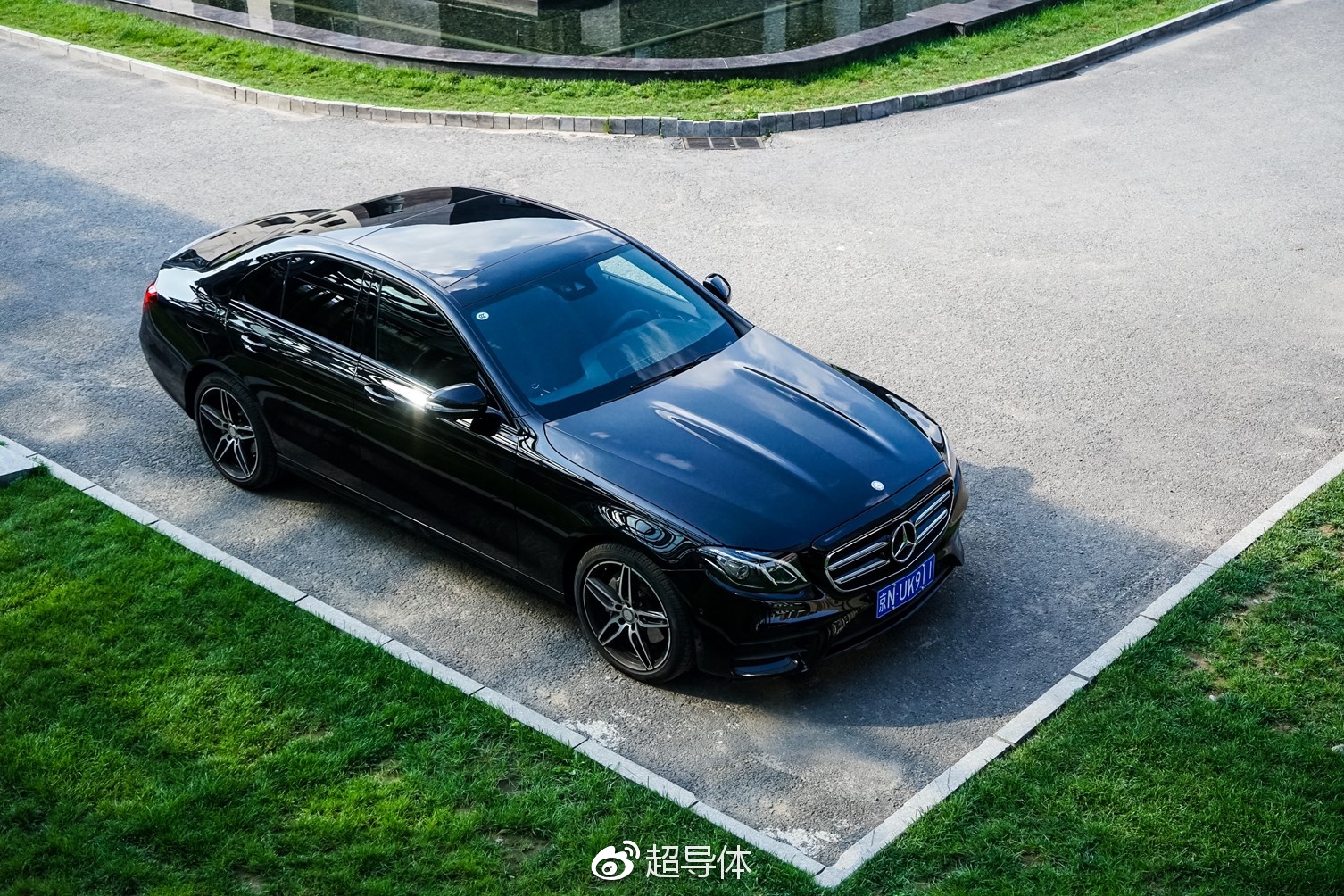 #超导车志# #德系车#  我只中意你 奔驰E300标轴试驾