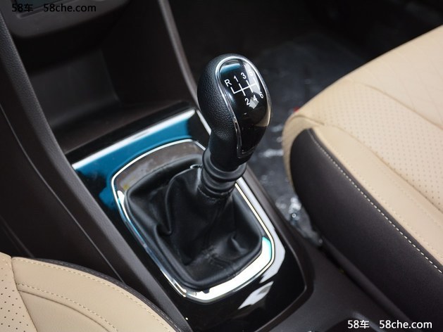 宝骏310W正式上市 售价4.28-5.68万元