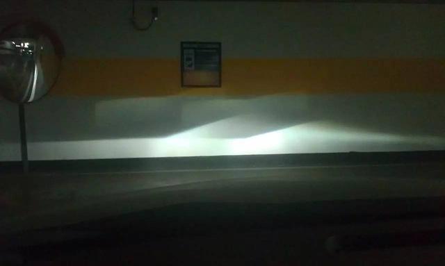 像这么黑的地库咱踏踏实实开灯