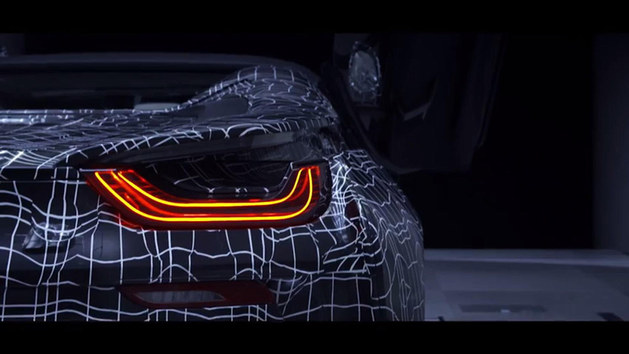 宝马发布i8 Spyder预告片 最快9月亮相