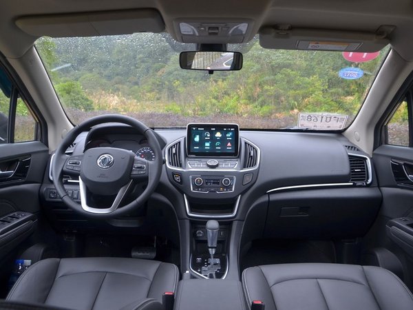 东风风神  1.4T 大中控全景