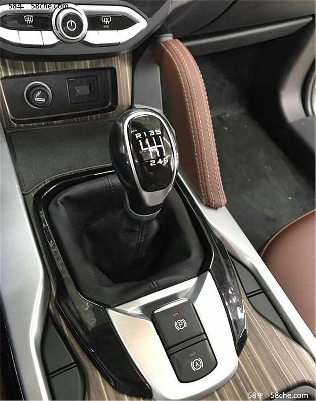 曝新紧凑SUV中华V6谍照 配10.1英寸大屏