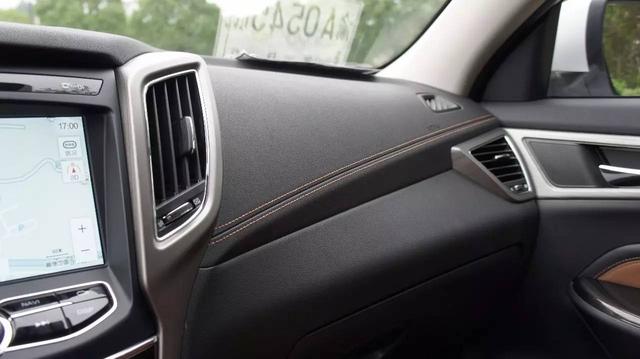 内饰配置提升明显！试驾长安CS751.5T自动挡！