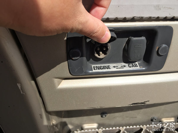 斯堪尼亚AMT有离合器踏板 全国仅此一台