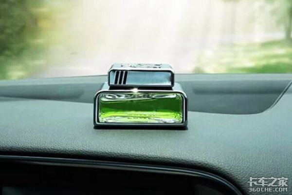 看似有用其实影响安全 快看你车有几样!