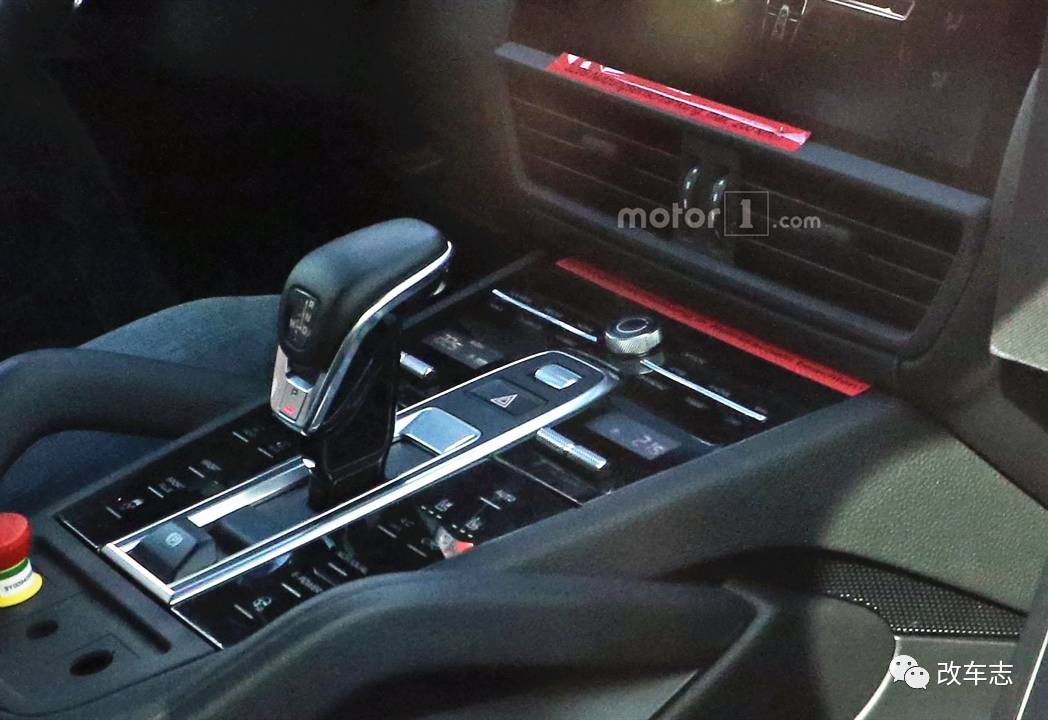 2018款保时捷卡宴路试曝光 将在9月亮相