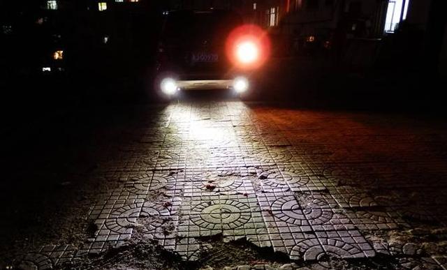 升级为&ldquo;LED&rdquo;的倒车灯对于有倒车影像的车来说，有一定的照明效果