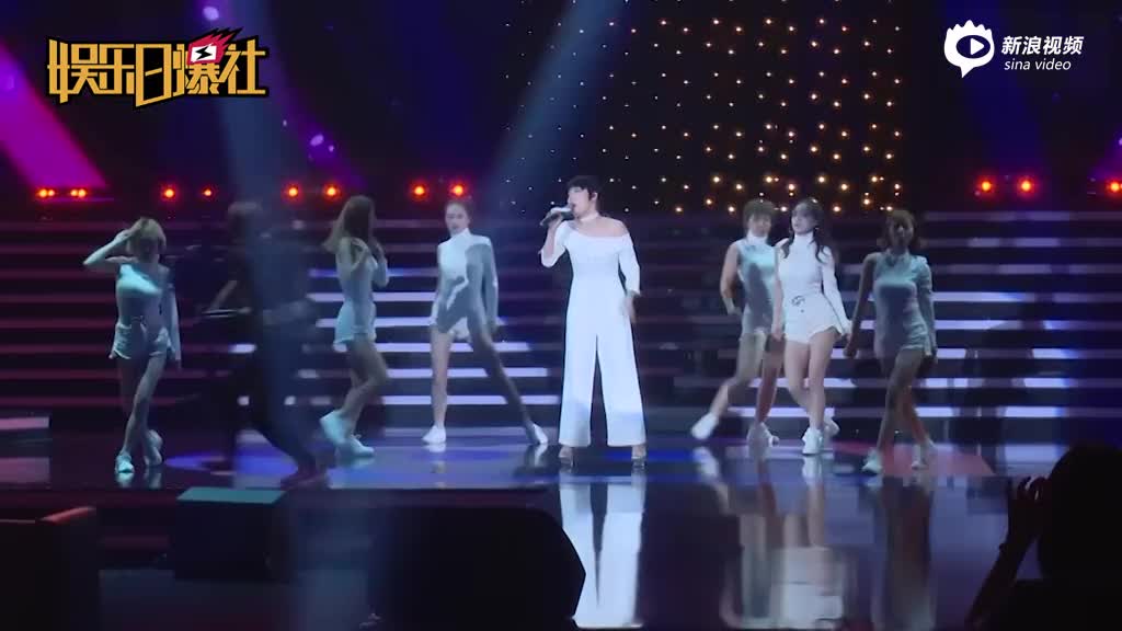 吴莫愁机场母婴室做直播