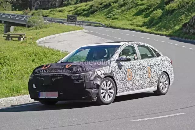 新款奥迪A8亮相 不仅灯玩的更帅了 还能敲背捏脚大保健