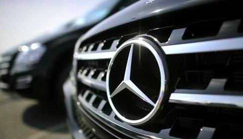 奔驰摘得中国豪华车桂冠，奥迪卯足劲要杀个回马枪