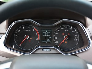 宝骏310W正式上市 售价4.28-5.68万元