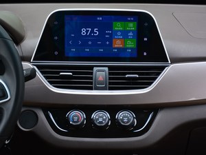 宝骏310W正式上市 售价4.28-5.68万元