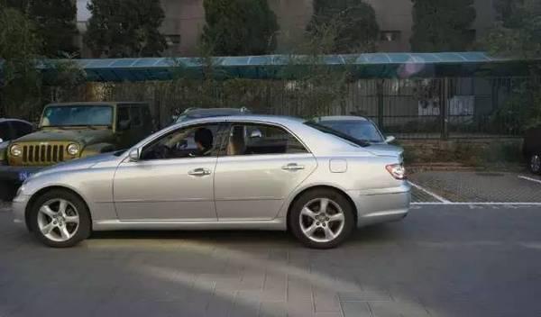 倒车入库的停车技巧 再难不过这三招