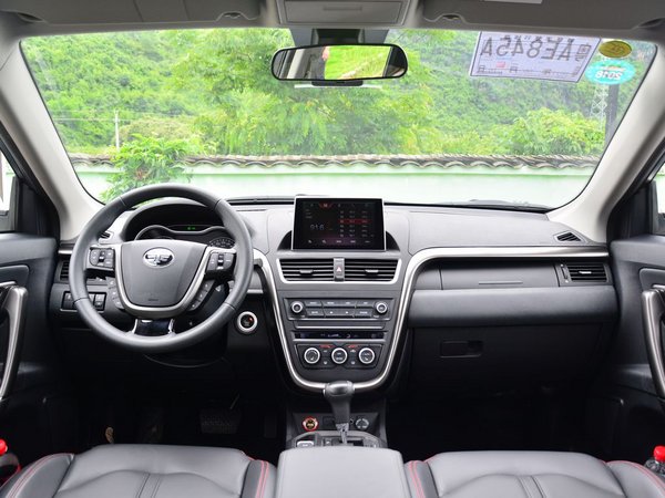 一汽奔腾  1.8T 大中控全景