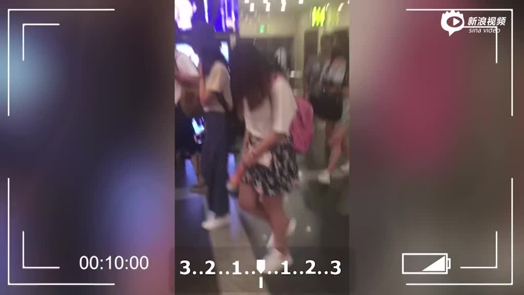 可爱美艳 高圆圆张天爱机场风格大不同