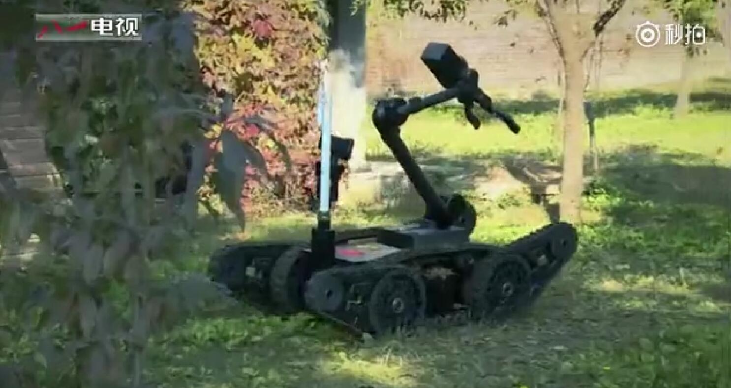 宋楠：”跨越险阻”解放军新能源和无人驾驶技术军用化