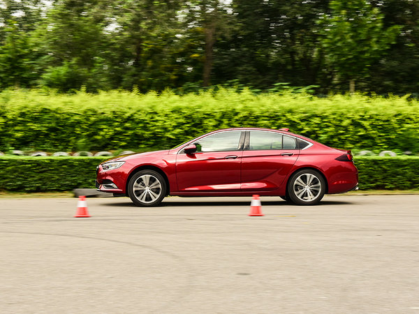 上得厅堂，下得厨房！场地测试新君威2.0T版-图3