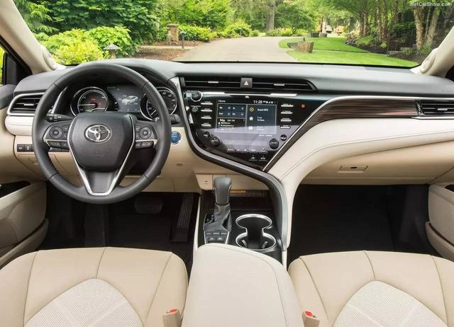 全新换代雅阁来袭！奥迪A8除了足疗还有啥亮点？