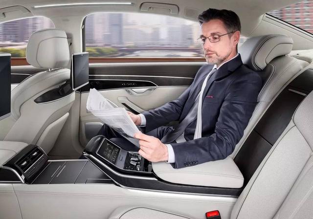 全新换代雅阁来袭！奥迪A8除了足疗还有啥亮点？