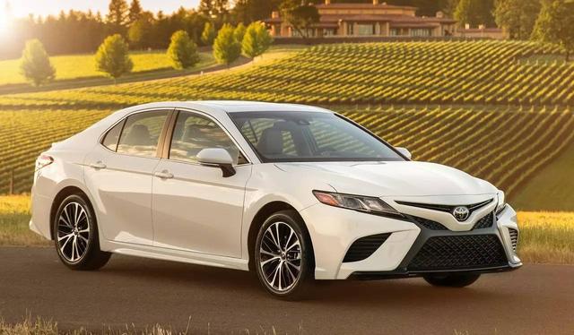 全新换代雅阁来袭！奥迪A8除了足疗还有啥亮点？