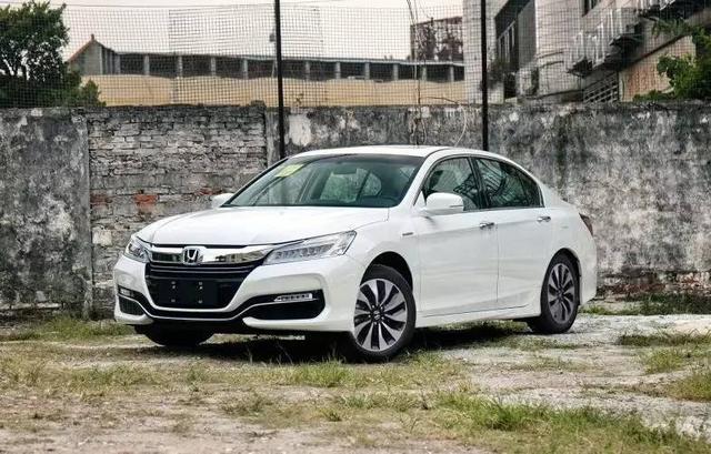 图为国内在售的第九代雅阁