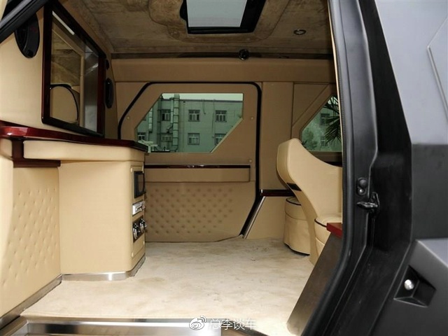 山西唯一的牛牌乔治巴顿，比保时捷卡宴重2吨，后排比幻影还大