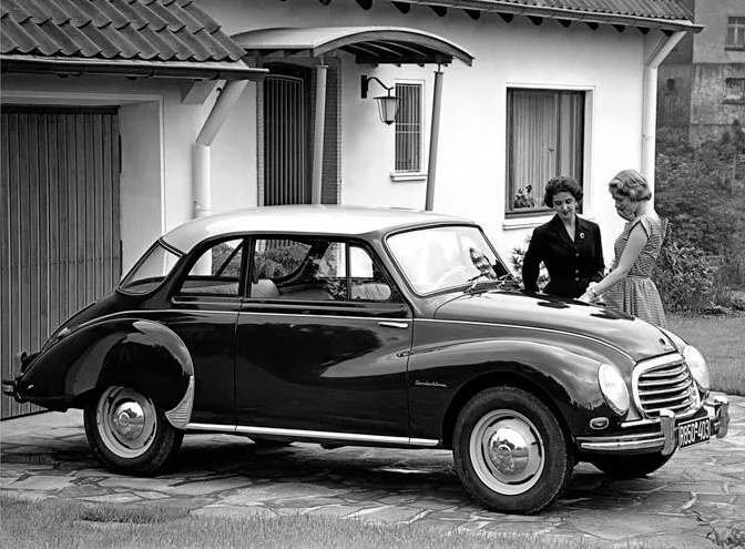 上世纪50年代西德汽车联盟生产的DKW 3=6，它和东德Trabant P50技术同源