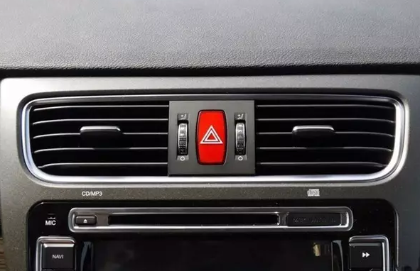 高速行驶刹车失灵 该不该拉手刹 90%的车主都不知道