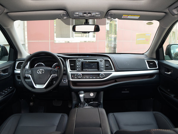 广汽丰田  2.0T 大中控全景