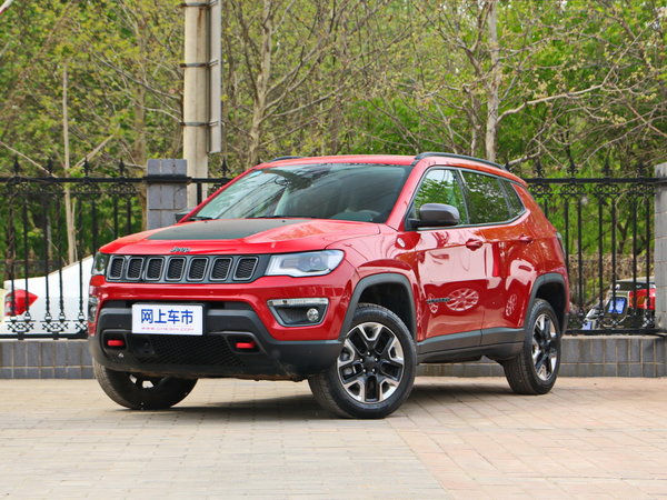 广汽菲克  200TS 左前正45度