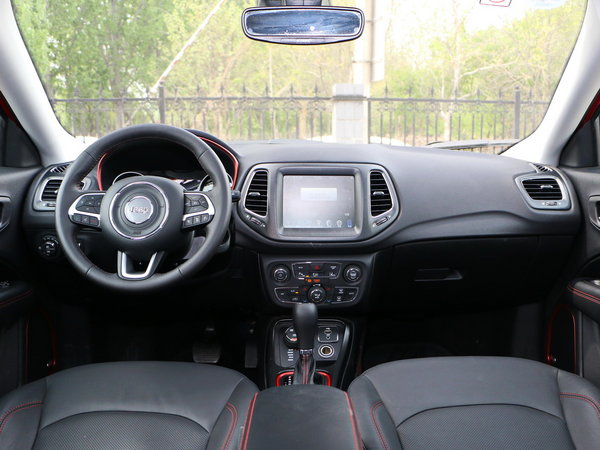 广汽菲克  200TS 大中控全景