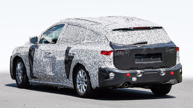 曝福特福克斯旅行版 尺寸增大配置提高