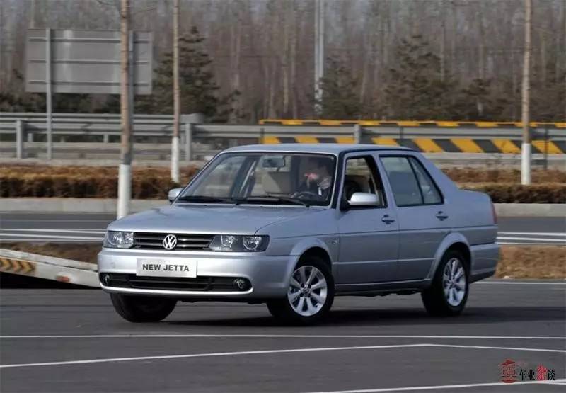 《权力的游戏》回归，盘点“铁王座”