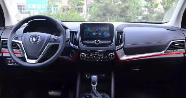 ​长安汽车CS55售价8.39万-13.29万元，不做保守派