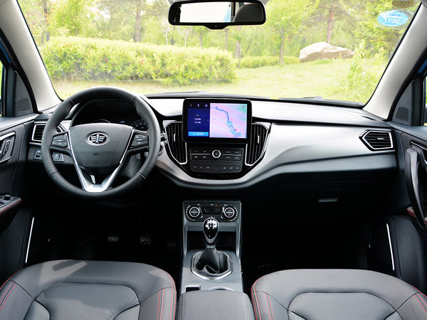 一汽吉林  1.6L 大中控全景