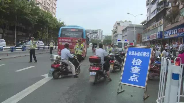 无牌电动车要禁止上路了？看你们还敢胡作非为！