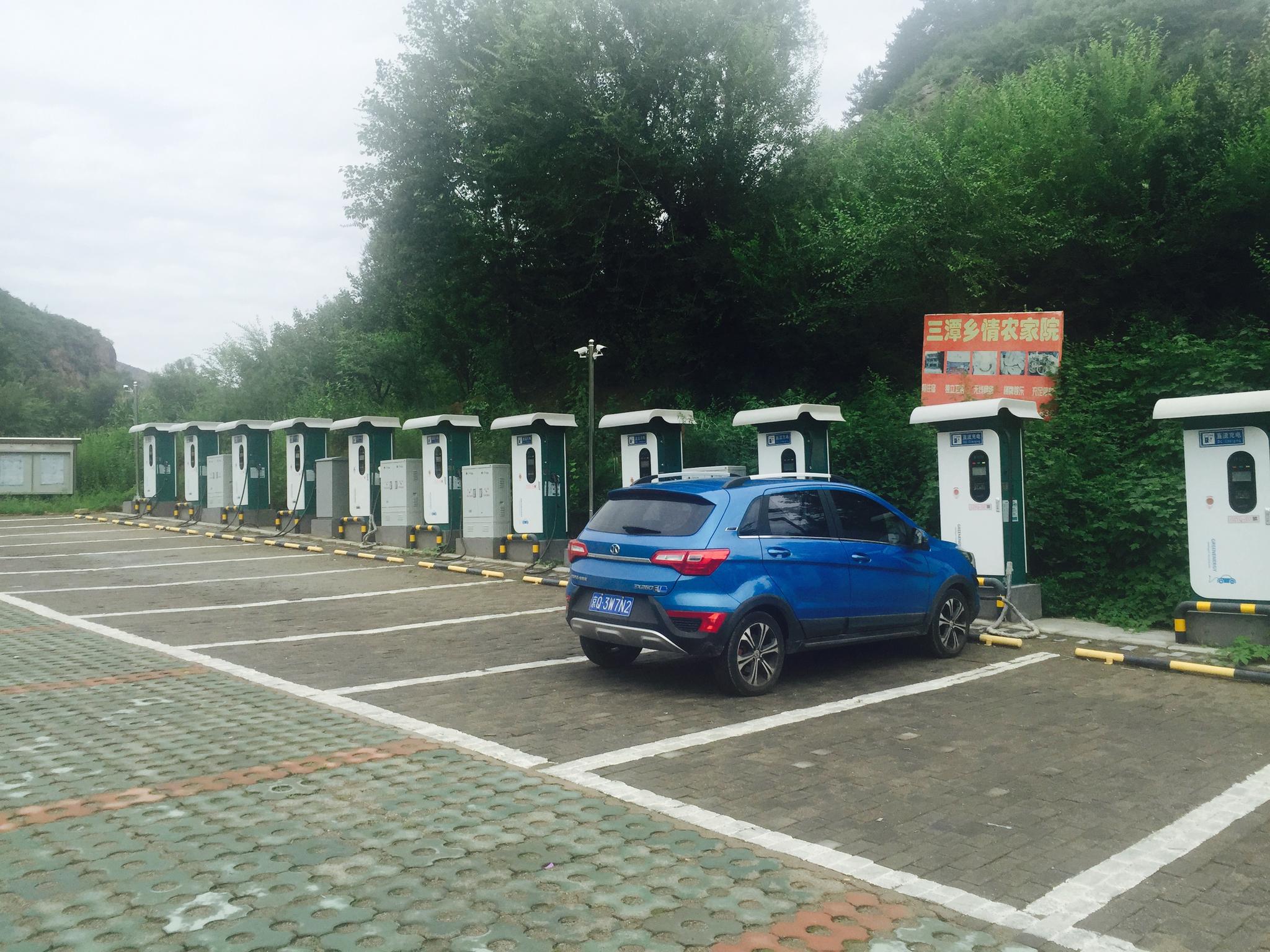 宋楠： 真400！首发EU400电动汽车的评测报告