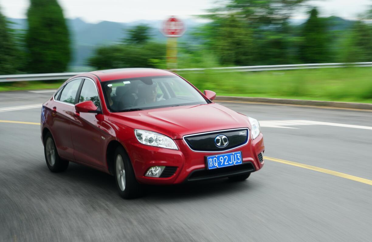 宋楠： 真400！首发EU400电动汽车的评测报告