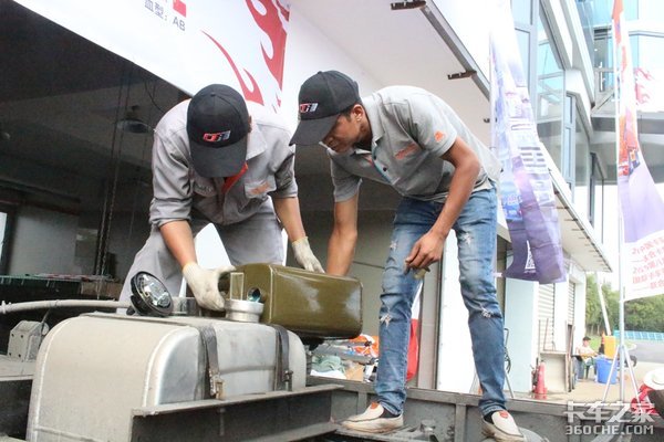 480马力比550马力快! 这场比赛太精彩