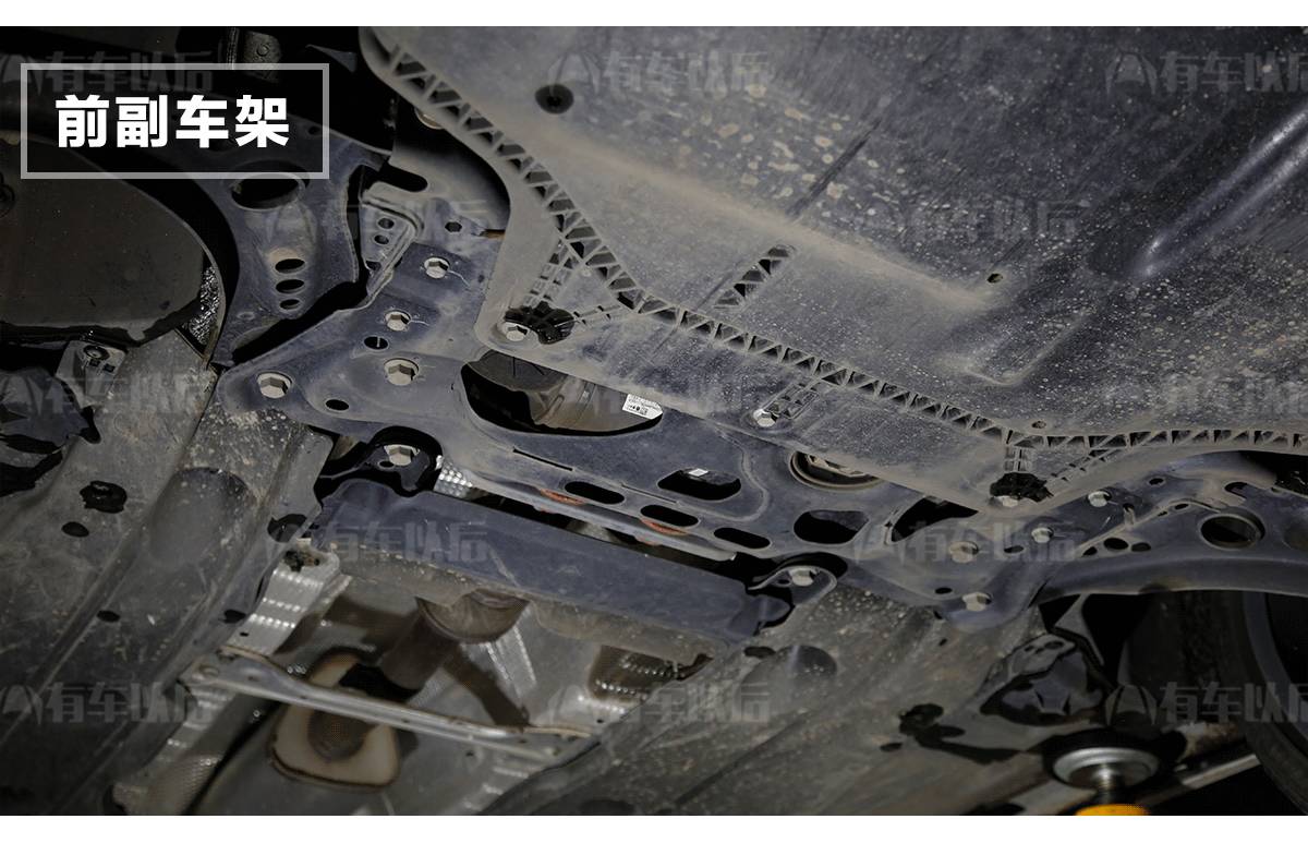 【实测】18.49万起的豪华车，底盘竟然挑不出毛病，难怪这么火！