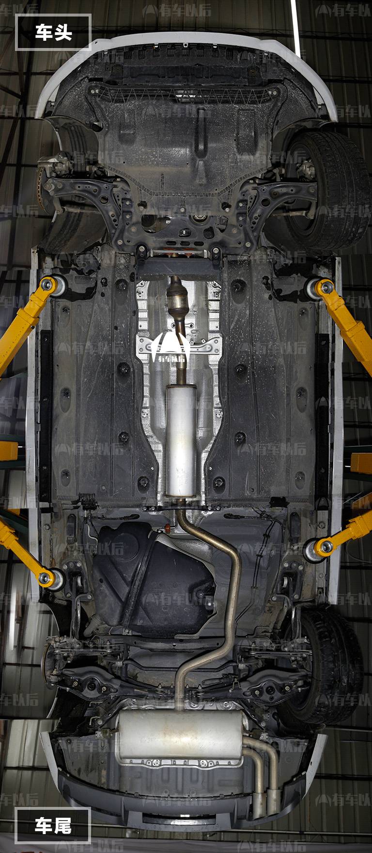 【实测】18.49万起的豪华车，底盘竟然挑不出毛病，难怪这么火！