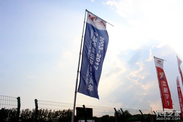 480马力比550马力快! 这场比赛太精彩