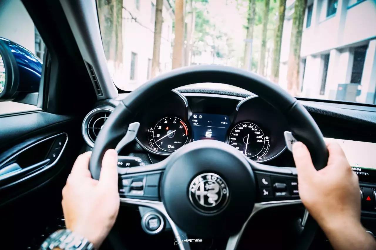 一如年少模样丨试Giulia