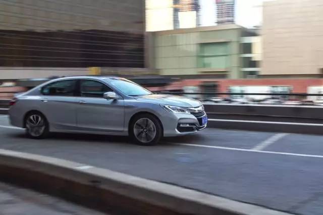 无悔的选择，看雅阁锐混动如何以实力打破偏见