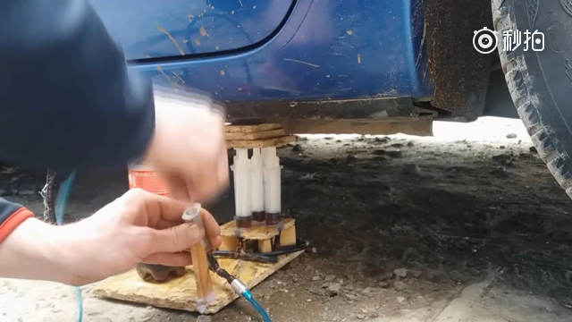 一瓶可乐和几个注射器diy一个千斤顶 居然可以顶起汽车 手机新浪网 一瓶可乐和几个注射器diy一个千斤顶 居然可以顶起汽车 手机新浪网